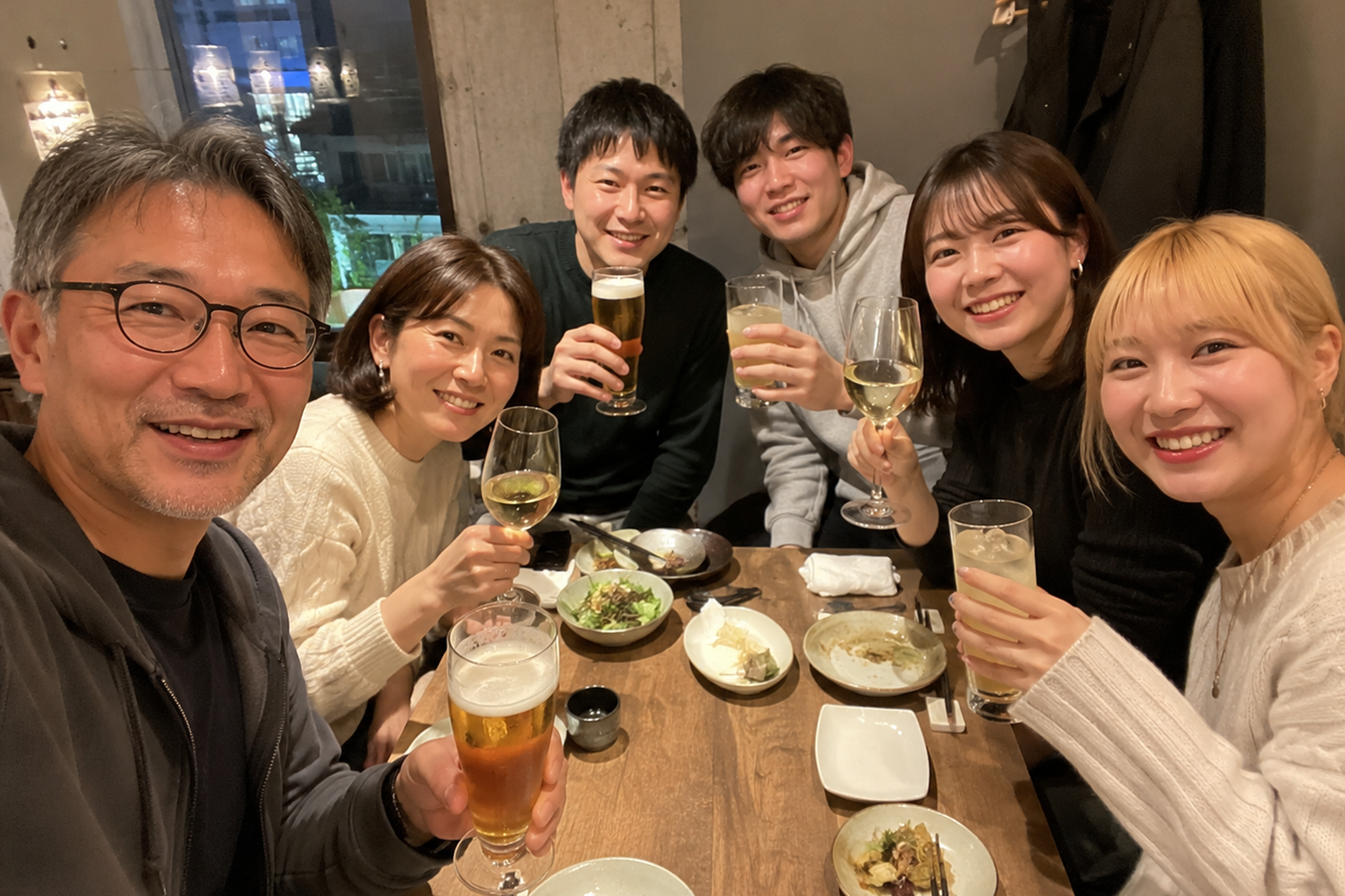 懇親会で交流を深めるITCネットワークのメンバー